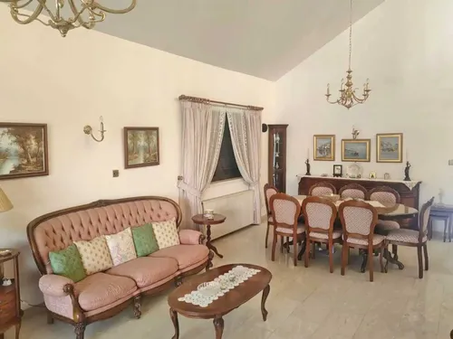 4 Bedrooms Villa in Ekali