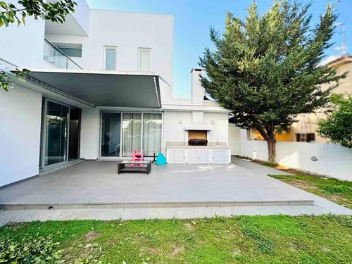 Contemporary Home|Versatile Design