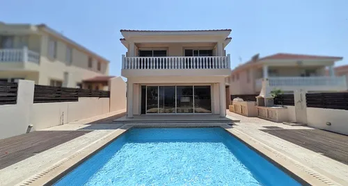 Amazing Beachfront Villa