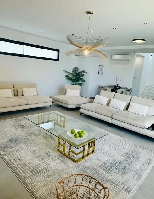 5 Bedrooms Villa in Yermasoyia