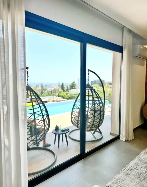 5 Bedrooms Villa in Yermasoyia