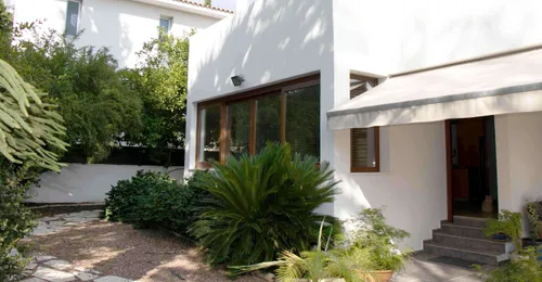 4 Bedrooms House in Miltiadous 9A