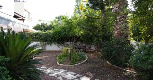 4 Bedrooms House in Miltiadous 9A