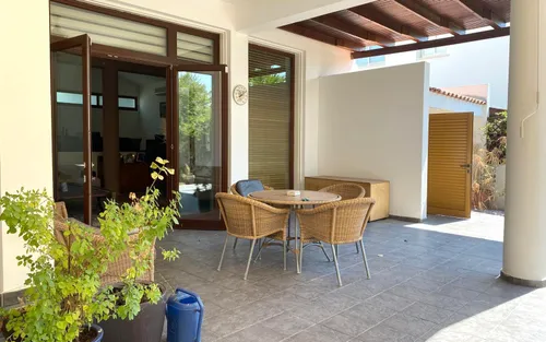 4 Bedrooms House in Miltiadous 9A