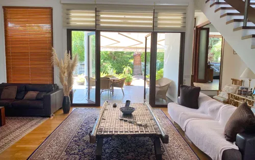 4 Bedrooms House in Miltiadous 9A