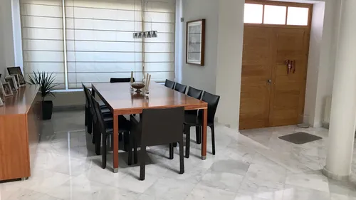 7 Bedrooms House in 1 Aretis