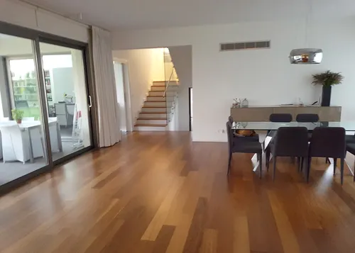 5 Bedrooms House in 2 agoniston