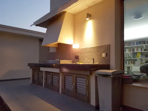 5 Bedrooms House in 2 agoniston