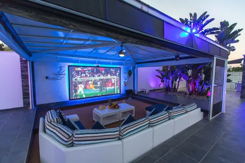 5 Bedrooms Villa in Cape GreKo