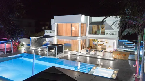 5 Bedrooms Villa in Cape GreKo