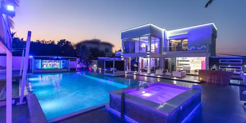 5 Bedrooms Villa in Cape GreKo