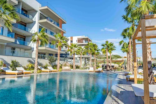 2 Bedrooms Penthouse in Dimokratias