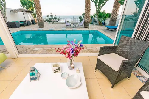 4 Bedrooms House in Gregoriou Afxediou 98