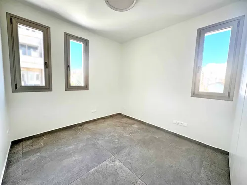 3 Bedrooms Apartment in Ermoupoleos 9