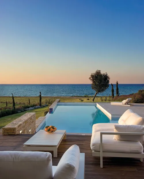 4 Bedrooms House in Latchi