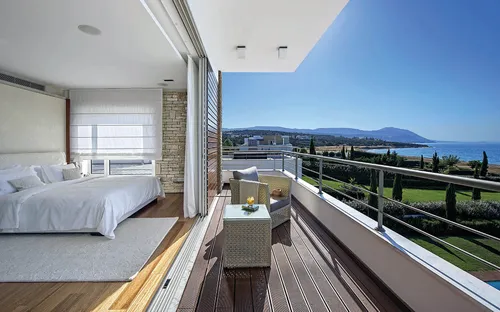 4 Bedrooms House in Latchi