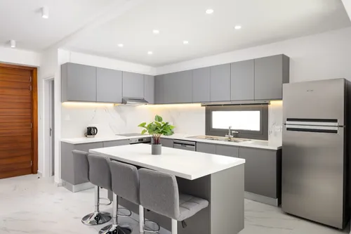 4 Bedrooms House in Agapis