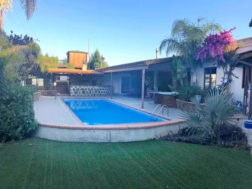 Lovely House with Pool