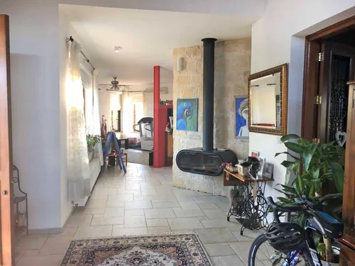 5 Bedrooms House in 10 Evagora Pallikaridi, Ergates