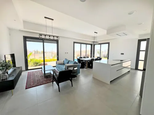 4 Bedrooms House in 8 Patroklou Kokkinou