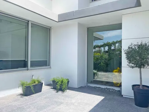 5 Bedrooms House in Eleonon 25