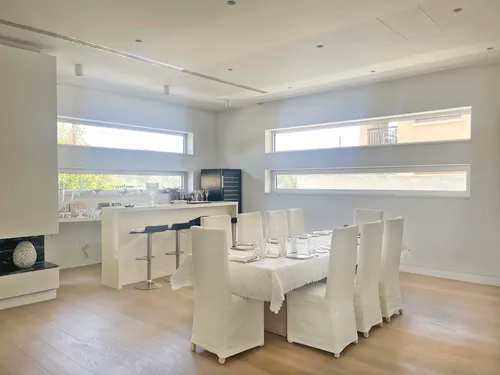 5 Bedrooms House in Eleonon 25