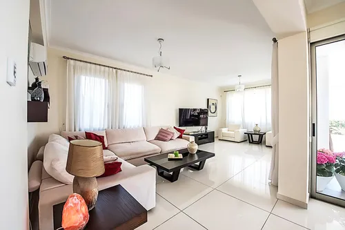 4 Bedrooms House in Dromos Larnacas - Dekelias