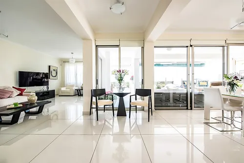 4 Bedrooms House in Dromos Larnacas - Dekelias