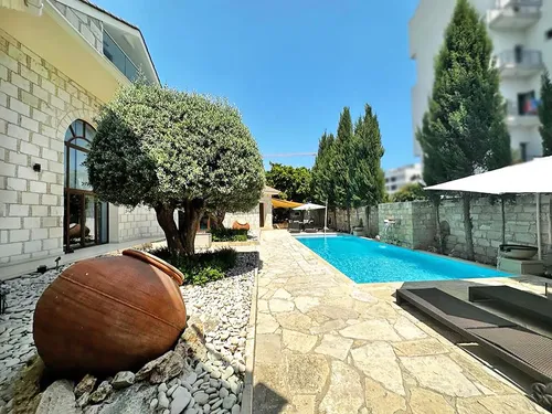 5 Bedrooms Villa in Potamos Yermasoyias