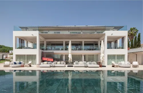 Exquisite Luxury Sanctuary Unleashed