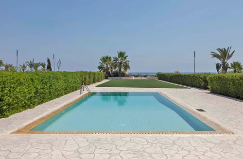 5 Bedrooms House in Pervolia