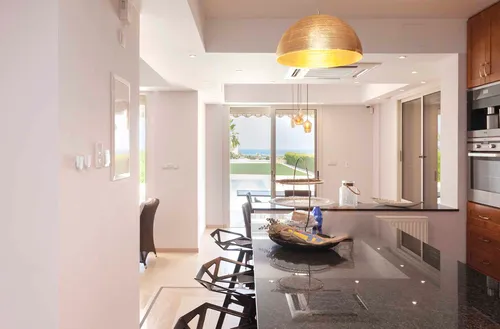 5 Bedrooms House in Pervolia