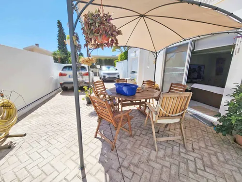 7 Bedrooms House in Pentelis