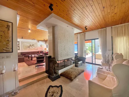 5 Bedrooms House in Gregori Afxentiou 30