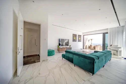 4 Bedrooms Apartment in Charalambou mouskou