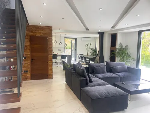 5 Bedrooms House in Kakopetria