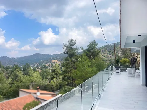 5 Bedrooms House in Kakopetria