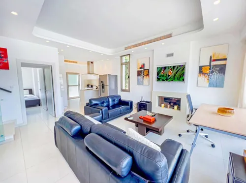 5 Bedrooms House in Protaras Avenue