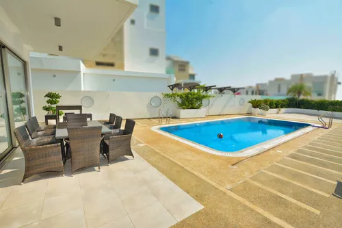 5 Bedrooms House in Protaras