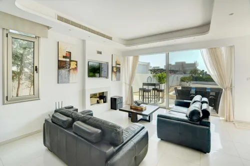 5 Bedrooms House in Protaras