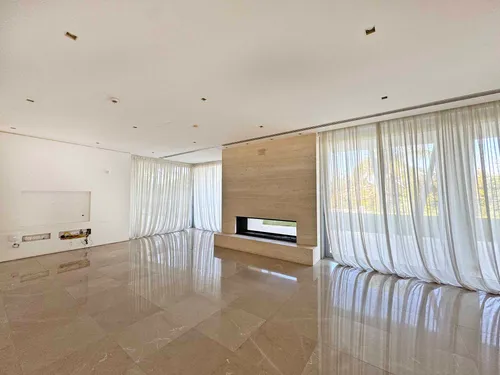 6 Bedrooms House in Amarousiou 9