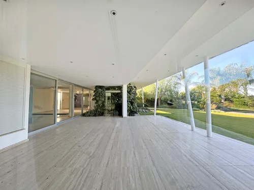 6 Bedrooms House in Amarousiou 9