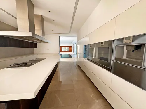 6 Bedrooms House in Amarousiou 9