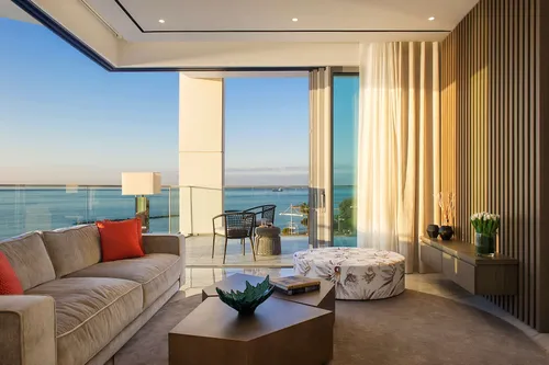 4 Bedrooms Apartment in