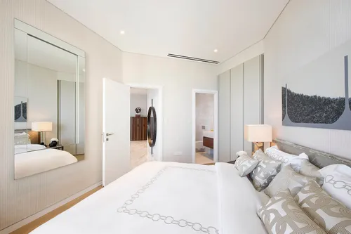 4 Bedrooms Apartment in