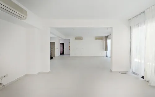 5 Bedrooms House in Vouliagmenis