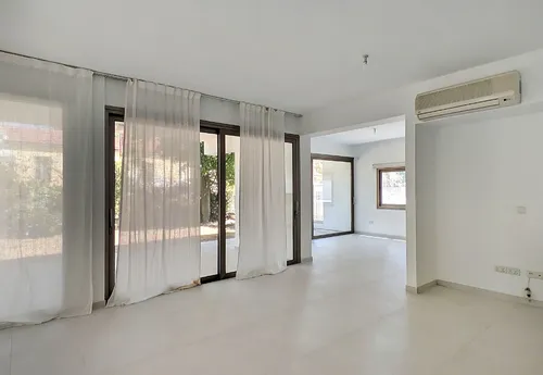 5 Bedrooms House in Vouliagmenis