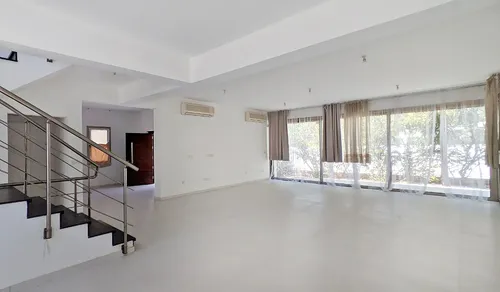 5 Bedrooms House in Vouliagmenis