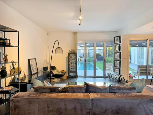 4 Bedrooms House in Komis Kepir 8