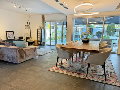 4 Bedrooms House in Komis Kepir 8